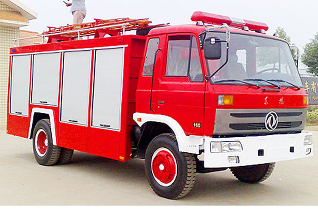 東風(fēng)145單排水罐消防車(chē)左側(cè)圖片展示圖