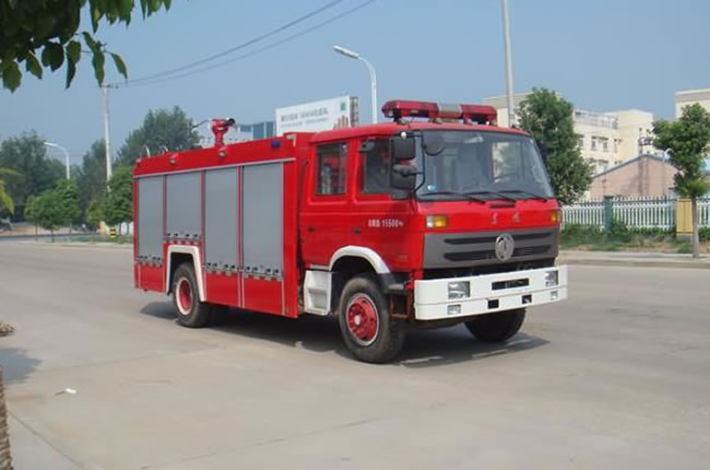 東風6-8方水罐消防車
