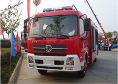 東風(fēng)天錦單橋水罐消防車(chē)