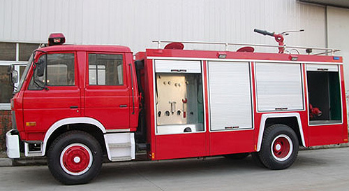 東風153水罐消防車側(cè)面展示圖片